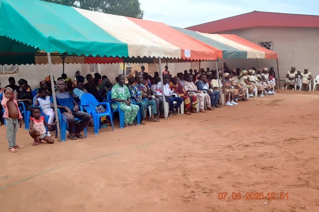 Soutien association Ekloéoun 12